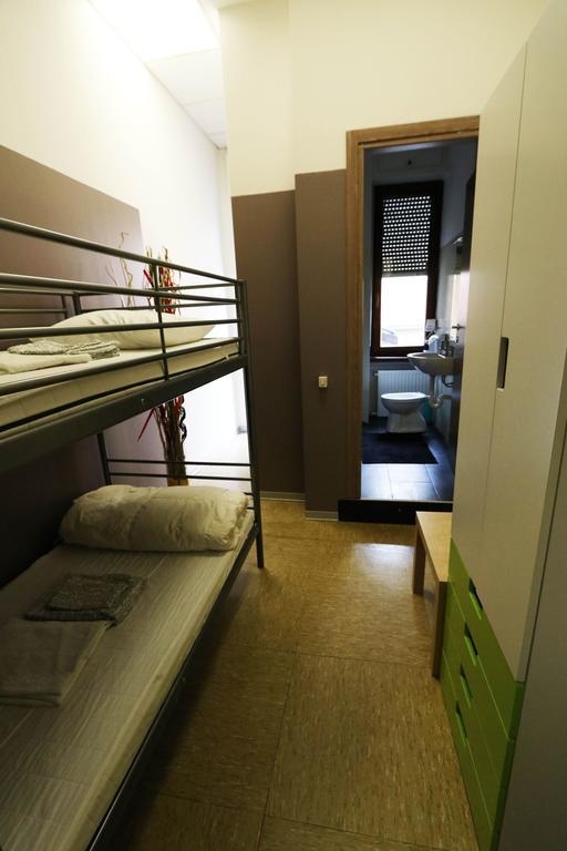 Panda Hostel Милано Екстериор снимка